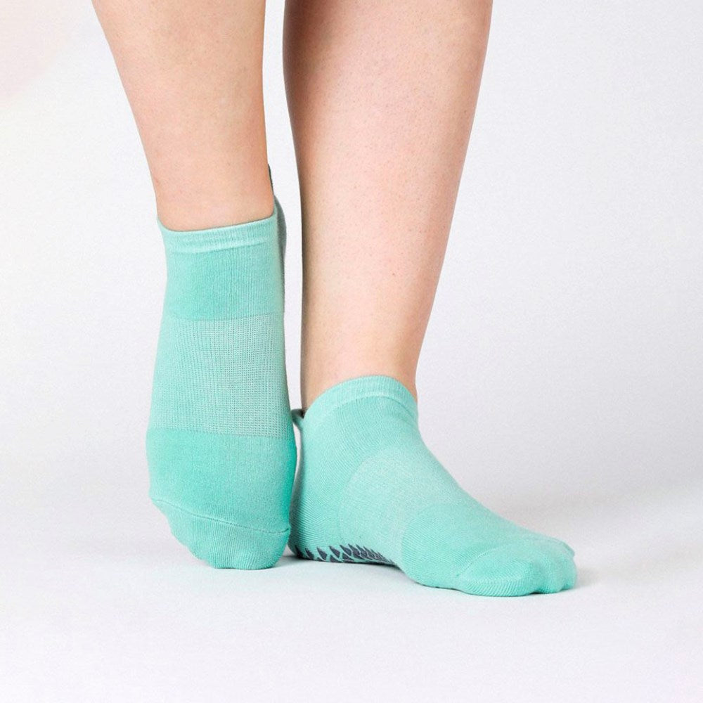 Pointe Studio Women's The Happy Ankle Grip Socks –